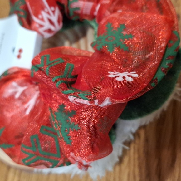 Festive Red & Green Scrunchie Set - Picture 2 of 3